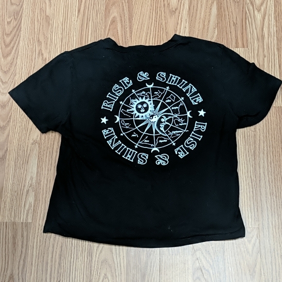 Crop Top Bundle 2 SM & 2MD - Picture 3 of 5